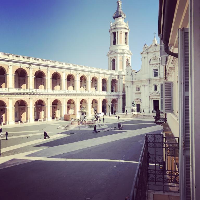 Hotel Pellegrino E Pace Loreto Exterior photo